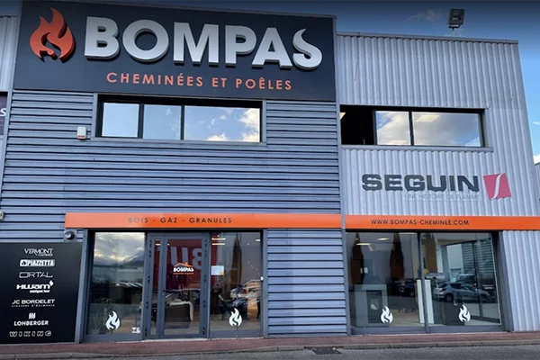 Magasin bompas cheminée et pierre