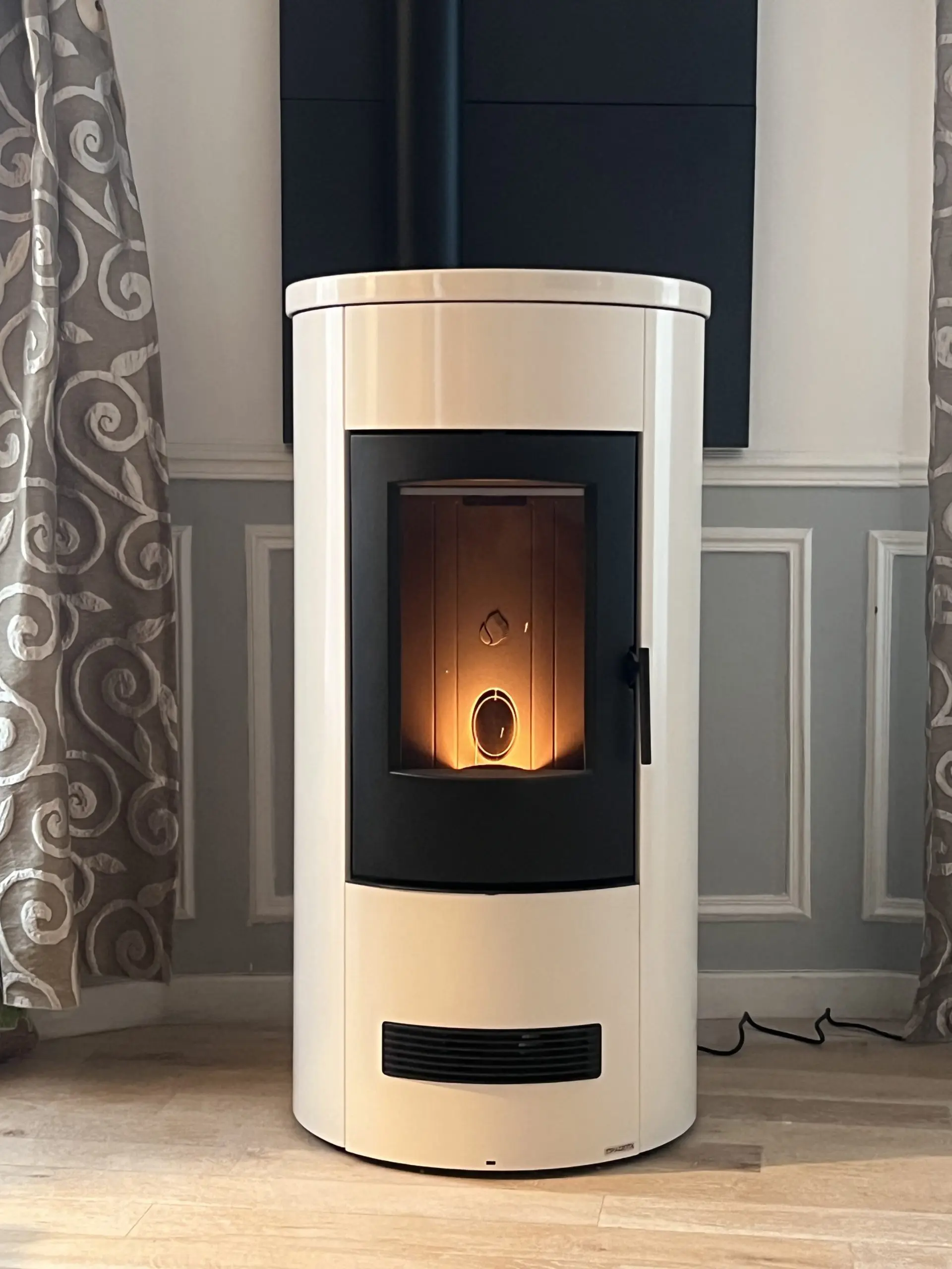 Installation of a pellet stove at Mon foyer 93, Noisy-le-Sec