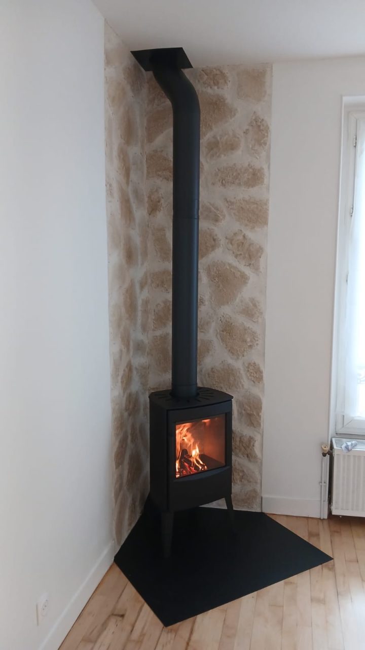 Installation d'un poêle à bois SEGUIN