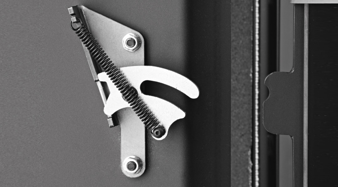 Système de fermeture de porte spécifique