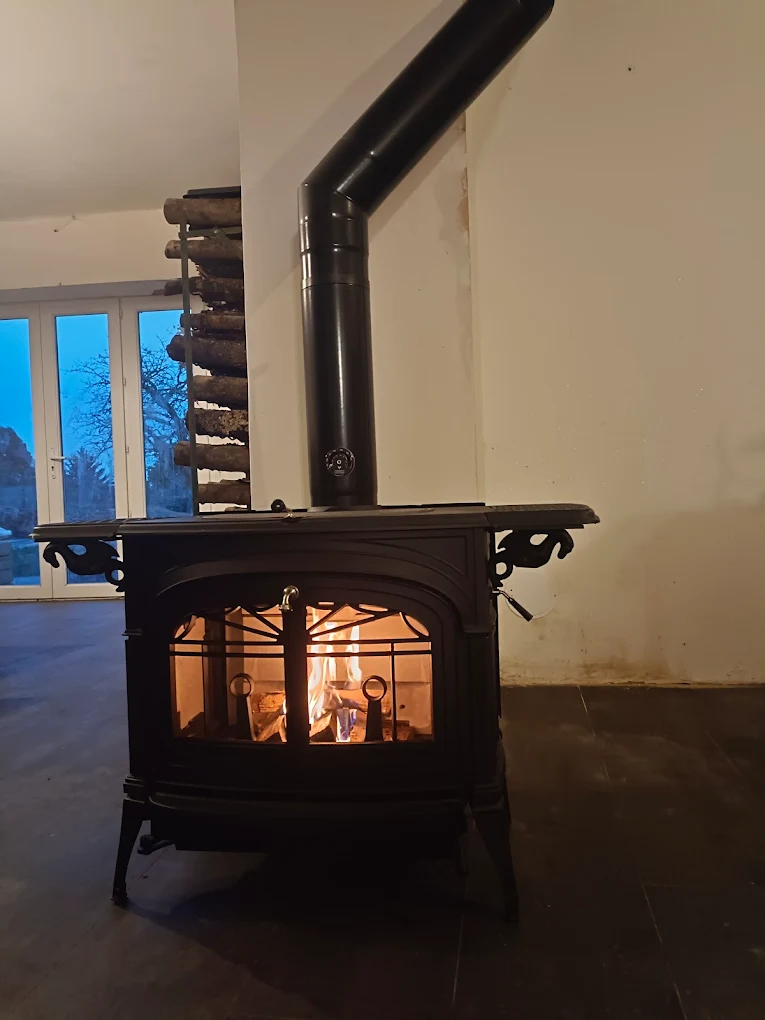 Installation of a Wood Stove by Une histoire de flamme in Dole