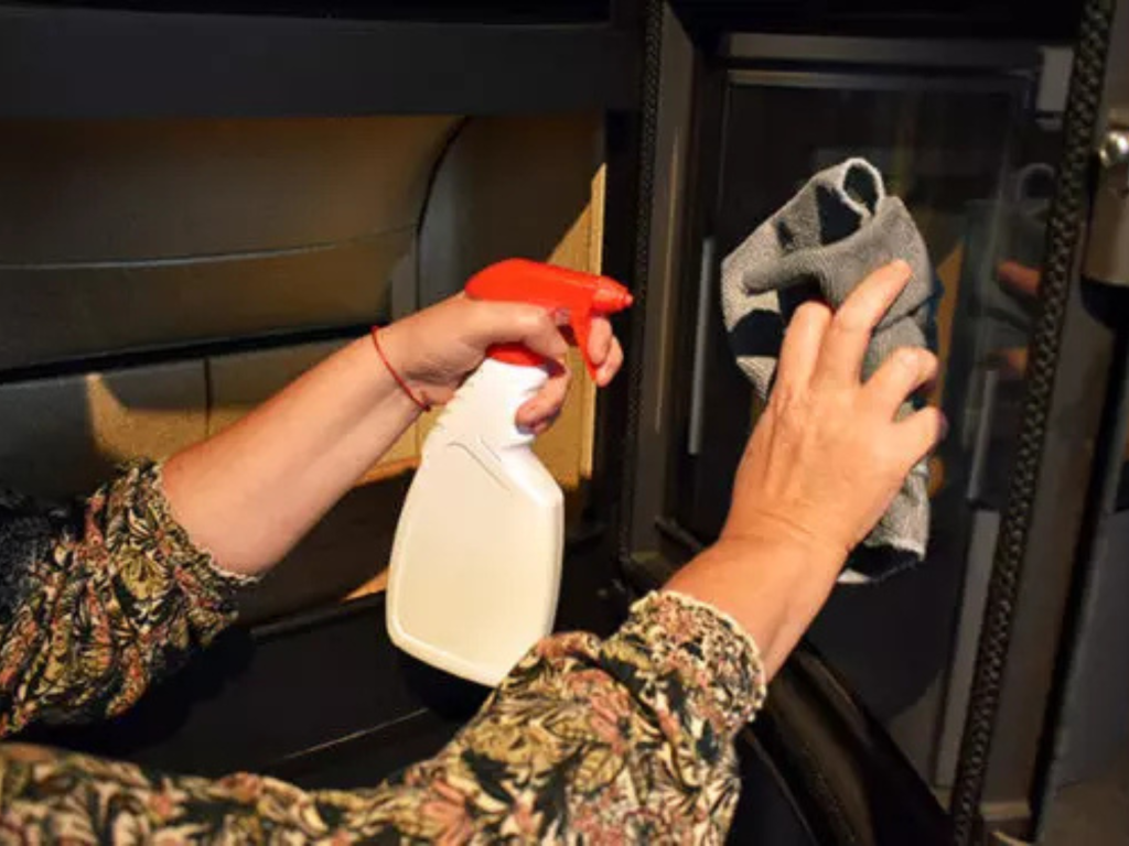 Quand et comment nettoyer son poêle à bois ?