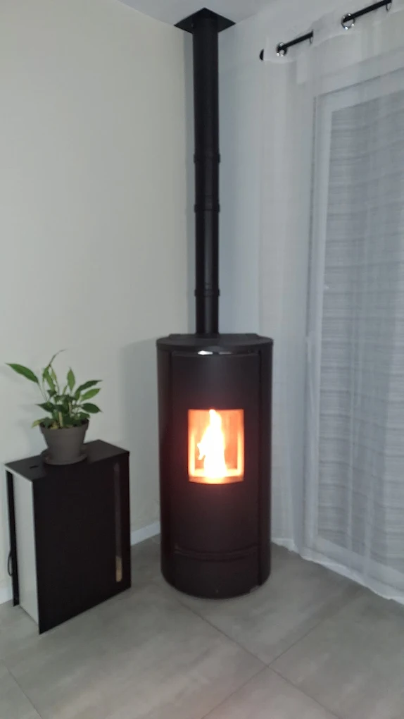 Installation of a pellet stove by Cheminées & Poêles de Dammarie in Dammarie-les-Lys